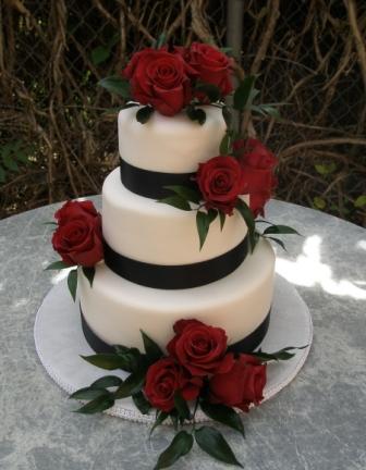 Wedding cake (3 tier) with Rose decor flowers CityFlowersIndia 