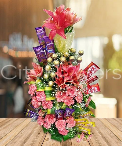 FRIENDLY SWEET SURPRISE flowers CityFlowersIndia 