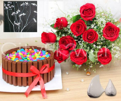 A RED DAZZLING SURPRISE WITH KIT-KAT CAKE flowers CityFlowersIndia 