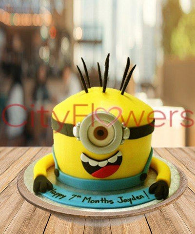 DELICIOUS MINION CAKE flowers CityFlowersIndia 