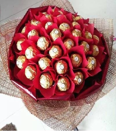 Delightfull Ferrero Rocher flowers CityFlowersIndia 