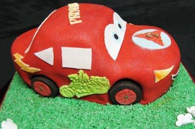 Car Shape Cake flowers CityFlowersIndia 