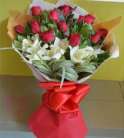 Sumptuous Premium Roses & Lilies flowers CityFlowersIndia 